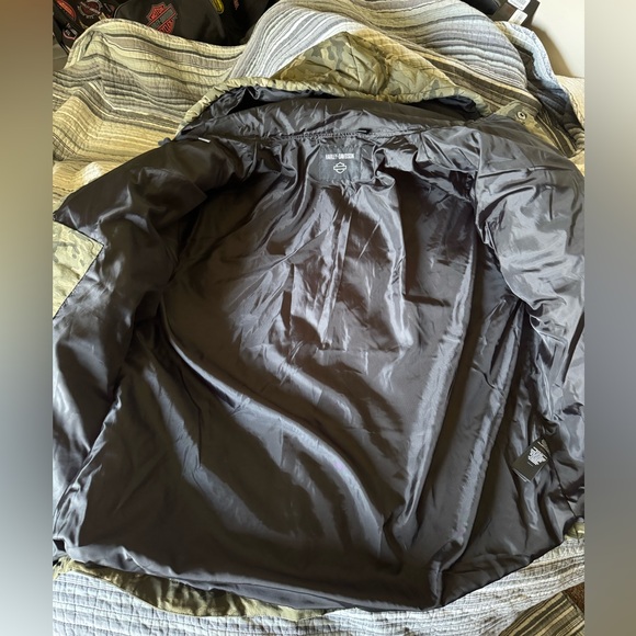 Men's Forever Harley Camo Jacket (BRAND NEW)
Part Number: 97405-23VM - Picture 4 of 8